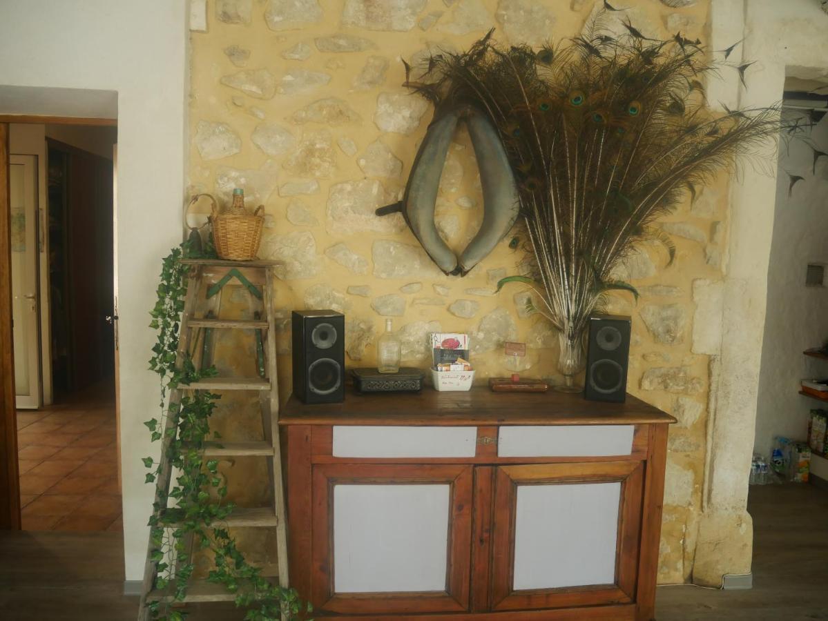 Bed and Breakfast La Feniere Venejan Екстер'єр фото