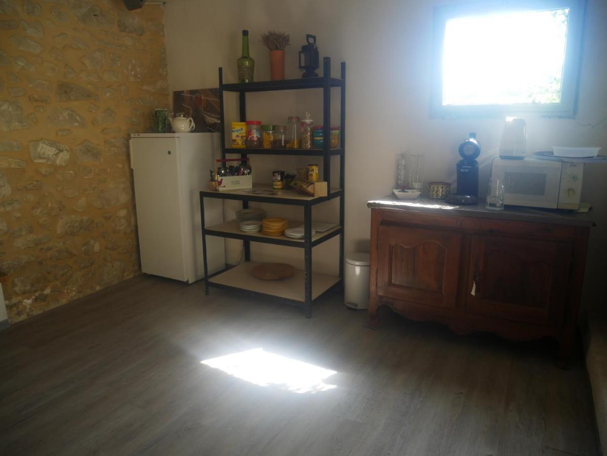 Bed and Breakfast La Feniere Venejan Екстер'єр фото