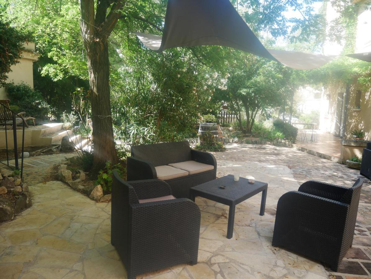 Bed and Breakfast La Feniere Venejan Екстер'єр фото