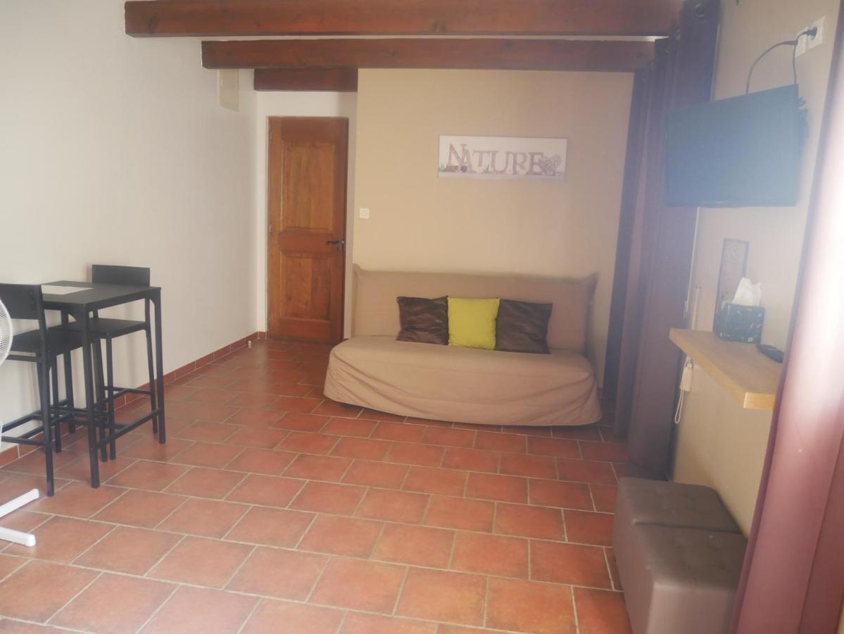 Bed and Breakfast La Feniere Venejan Екстер'єр фото