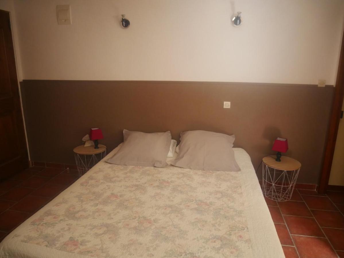 Bed and Breakfast La Feniere Venejan Екстер'єр фото